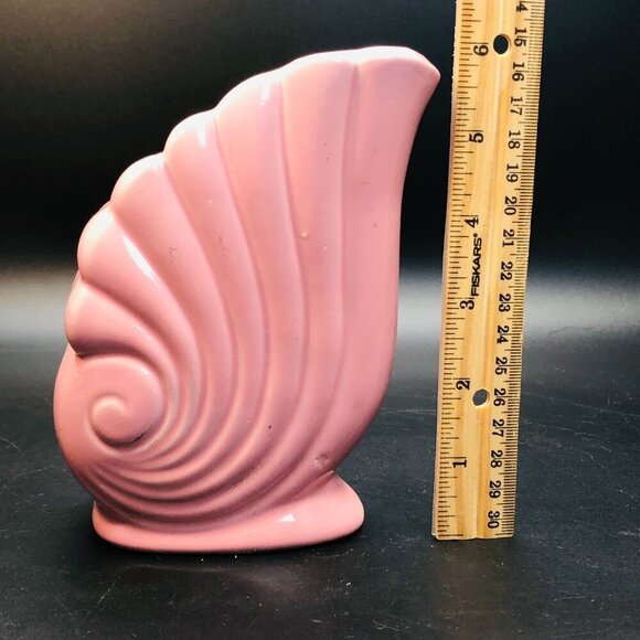 USA Pottery Dusty Rose Nautilus Shell Bud Vase Tropical Coastal Golden Girls - Picture 12 of 12